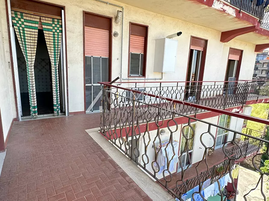 Immagine 24 di Appartamento in vendita  a Adrano