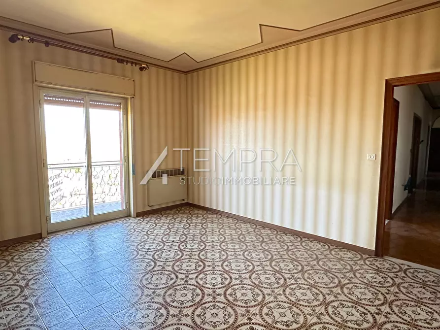 Immagine 6 di Appartamento in vendita  a Adrano