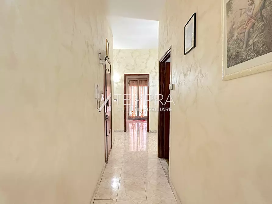 Immagine 14 di Appartamento in vendita  a Adrano