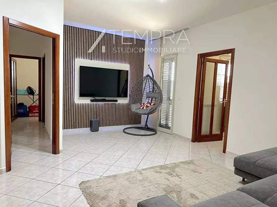Immagine 2 di Appartamento in vendita  in Via Paolo VI a Adrano