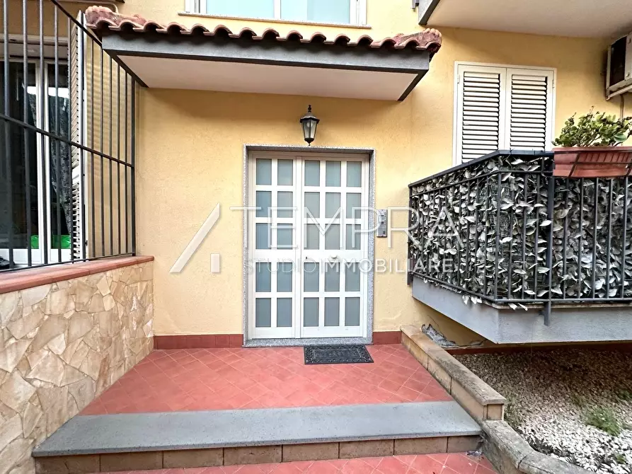 Immagine 27 di Appartamento in vendita  a Aci Castello