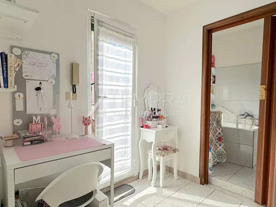 Immagine 10 di Casa indipendente in vendita  a Adrano