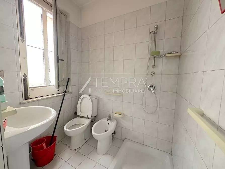 Immagine 15 di Casa indipendente in vendita  a Adrano