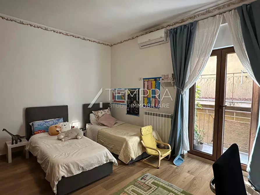 Immagine 12 di Casa indipendente in vendita  a Adrano