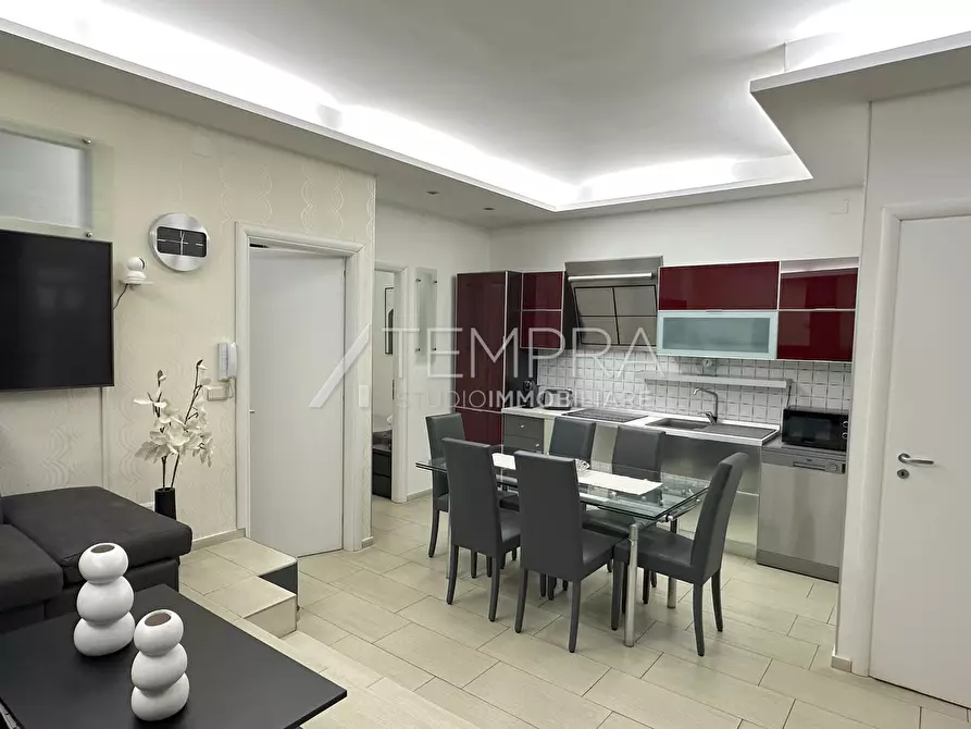 Immagine 2 di Casa semindipendente in vendita  in VIA SOLICCHIATA a Adrano