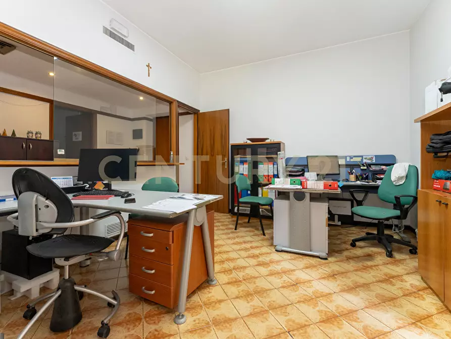 Immagine 7 di Ufficio in vendita  in Via Grazia Deledda 2 a Catania