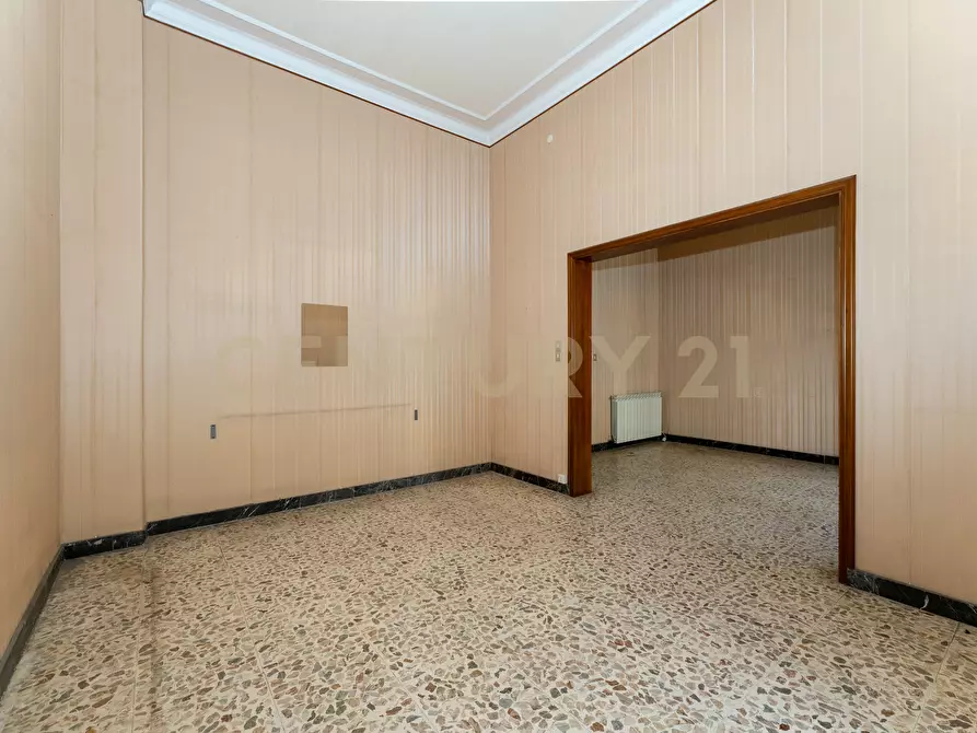 Immagine 15 di Pentalocale in vendita  in Via Milano 60 a Catania