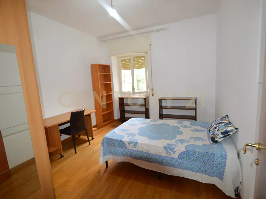 Immagine 21 di Pentalocale in vendita  a Roma