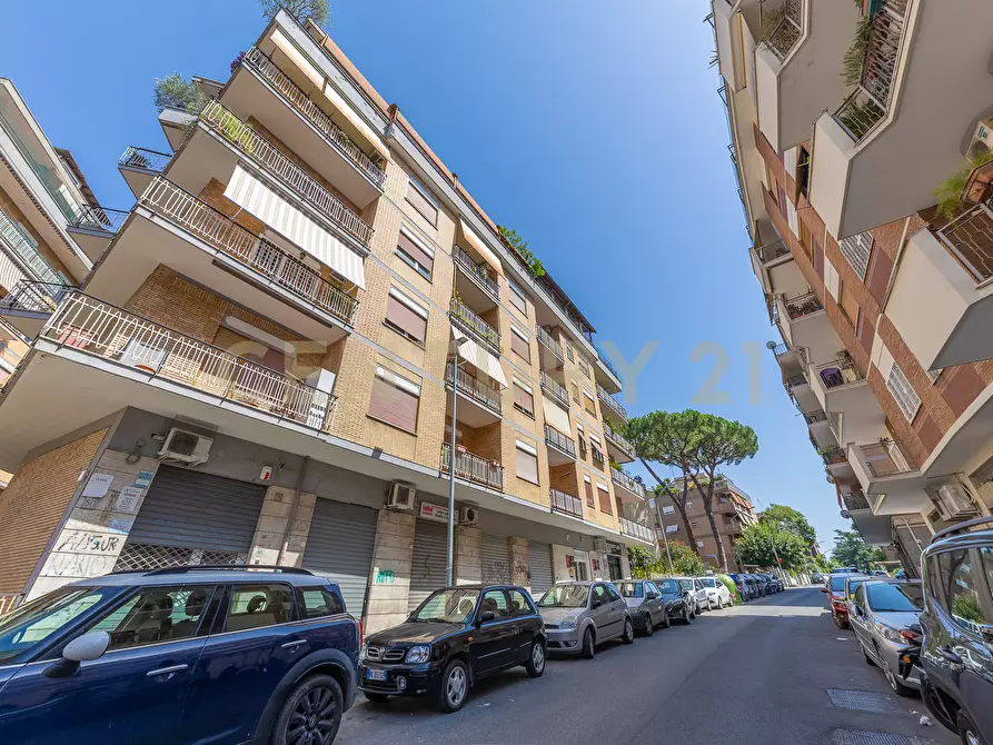 Immagine 107 di Trilocale in vendita  in Via Carlo Dossi 80 a Roma