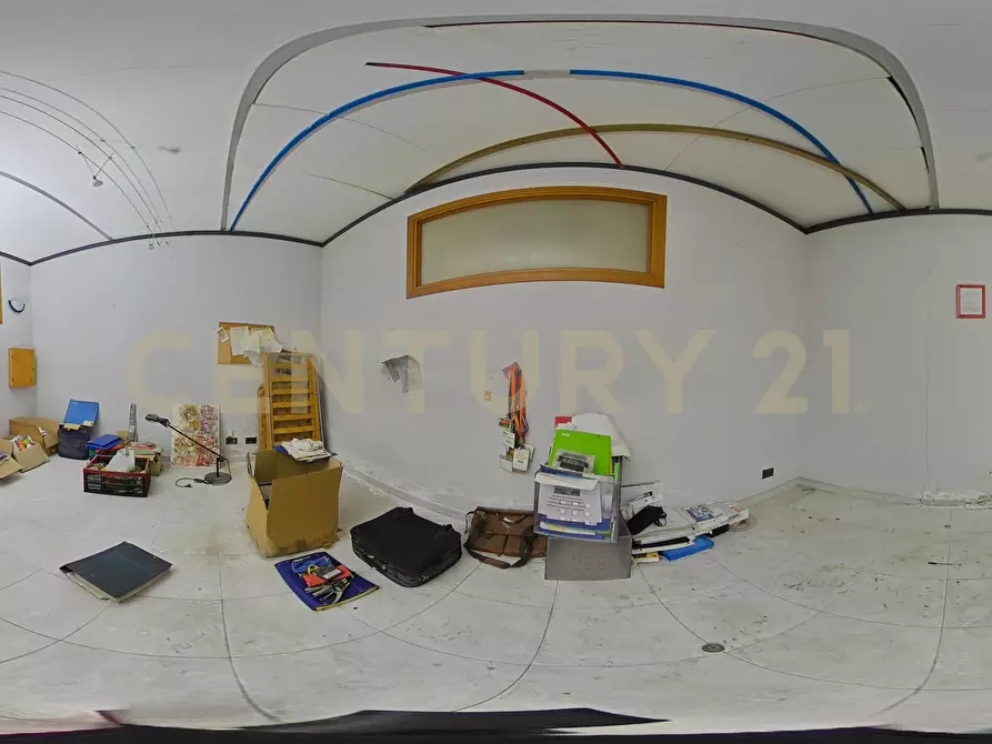 Immagine 52 di Locale commerciale in vendita  in Viale Mario Rapisardi 186 a Catania