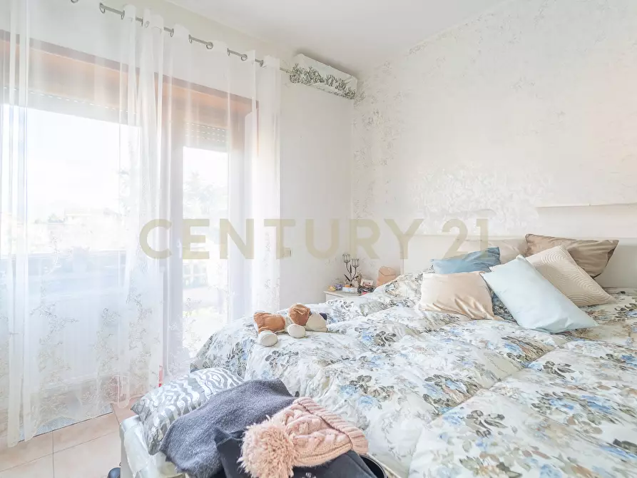 Immagine 9 di Attico in vendita  in Via di Torre Morena 100 a Roma