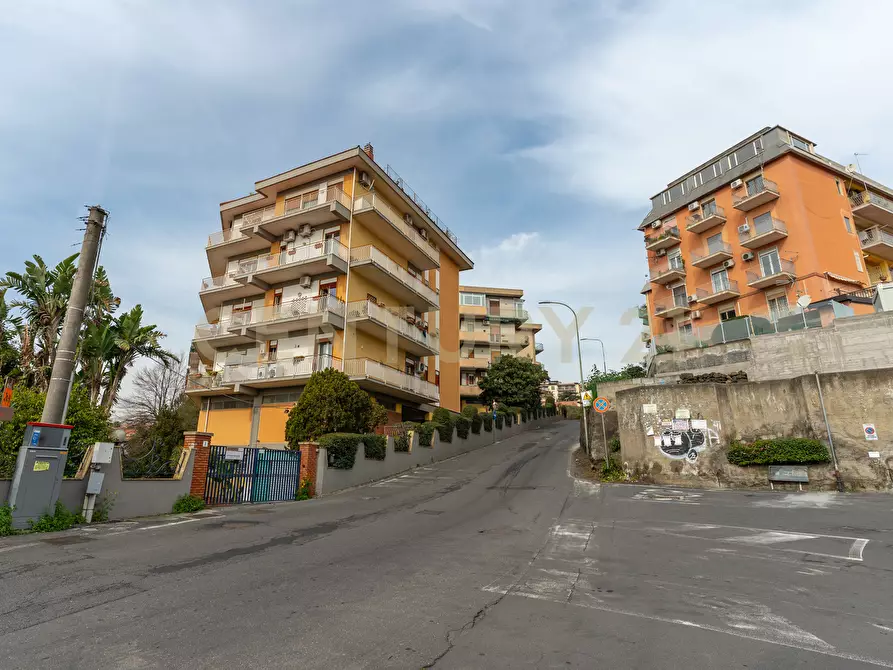 Immagine 28 di Magazzino in vendita  in Via Convento del Carmine 6 a Tremestieri Etneo