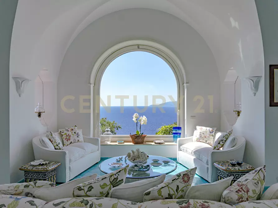 Immagine 14 di Villa in vendita  in Strada Faro di Carena 80 a Anacapri