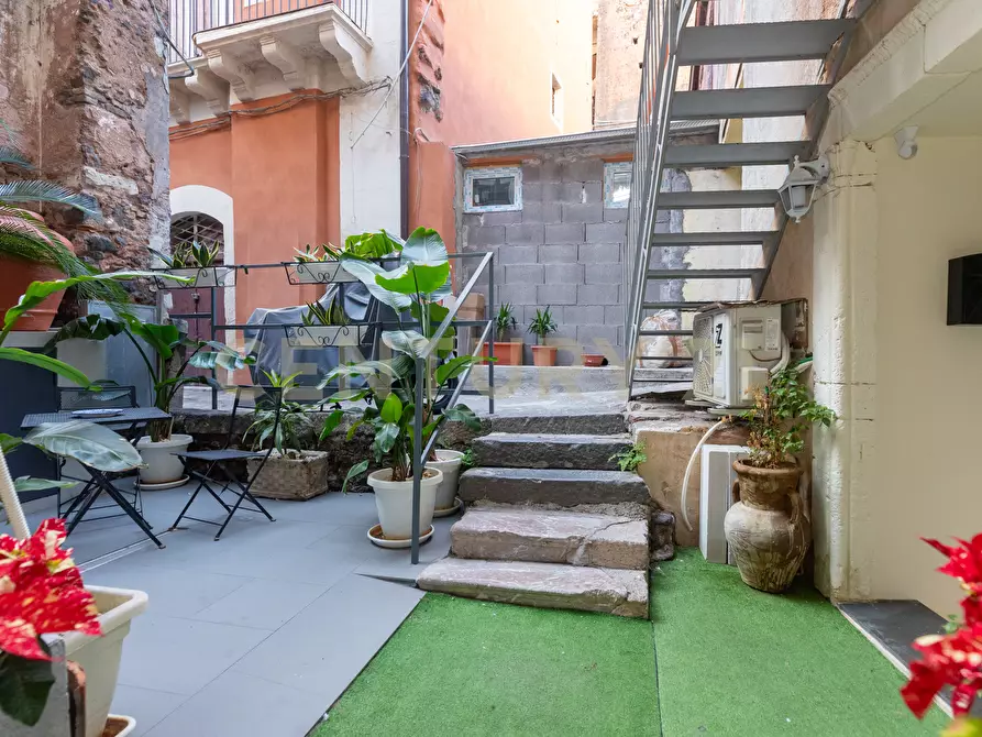 Immagine 4 di Pentalocale in vendita  in Via Alfieri 7 a Catania
