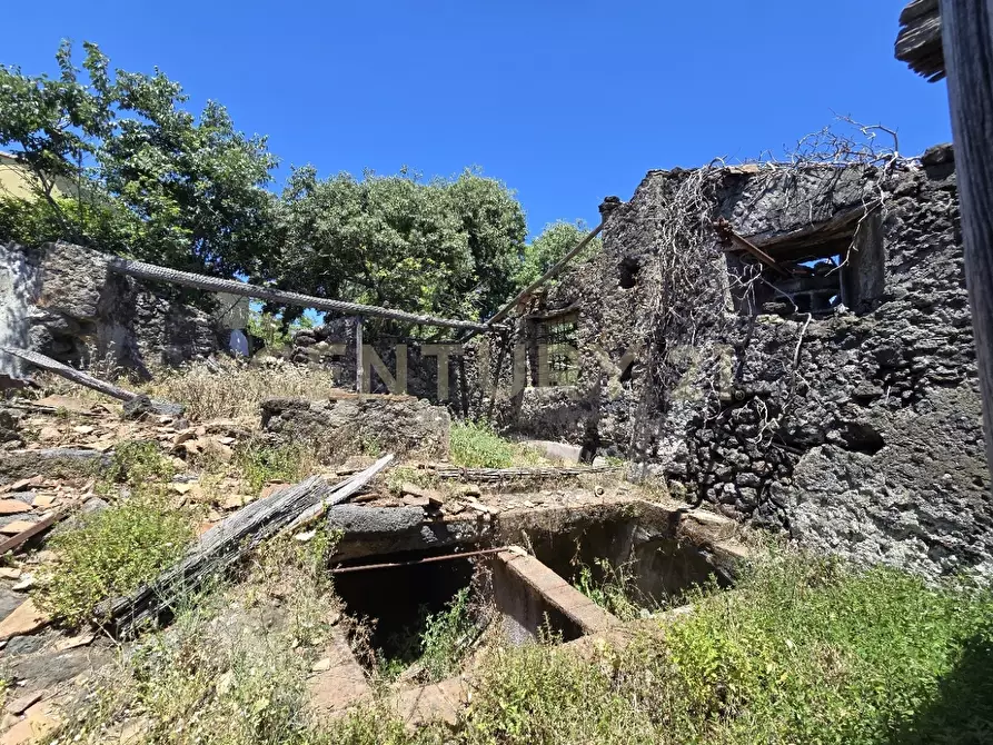Immagine 46 di Terreno agricolo in vendita  in Vico Agatino De Marco a Gravina Di Catania
