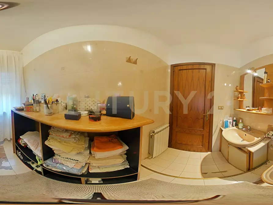 Immagine 62 di Villa in vendita  in Via Libertà 1 a Mascalucia