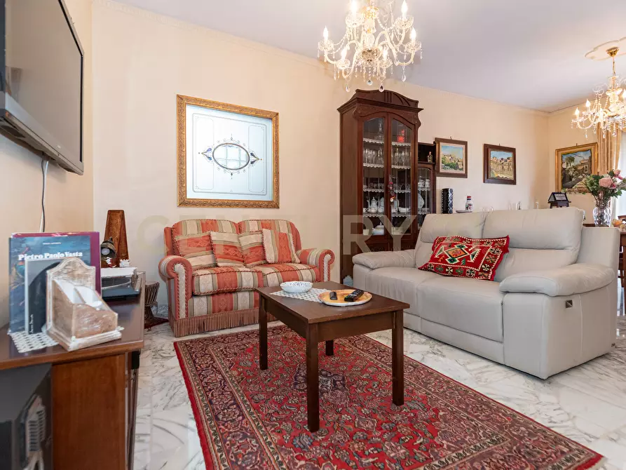 Immagine 35 di Pentalocale in vendita  in Piazza Giovanni Longo 122 a Misterbianco