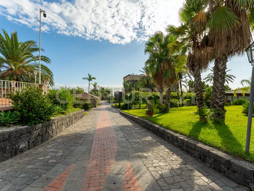 Immagine 26 di Rustico / casale in vendita  in Via Castelnuovo Don Bosco 68 a Acireale