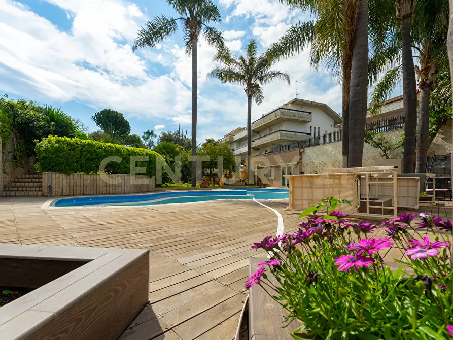 Immagine 14 di Villa in vendita  in Via G. Pezzana 11 a Aci Castello