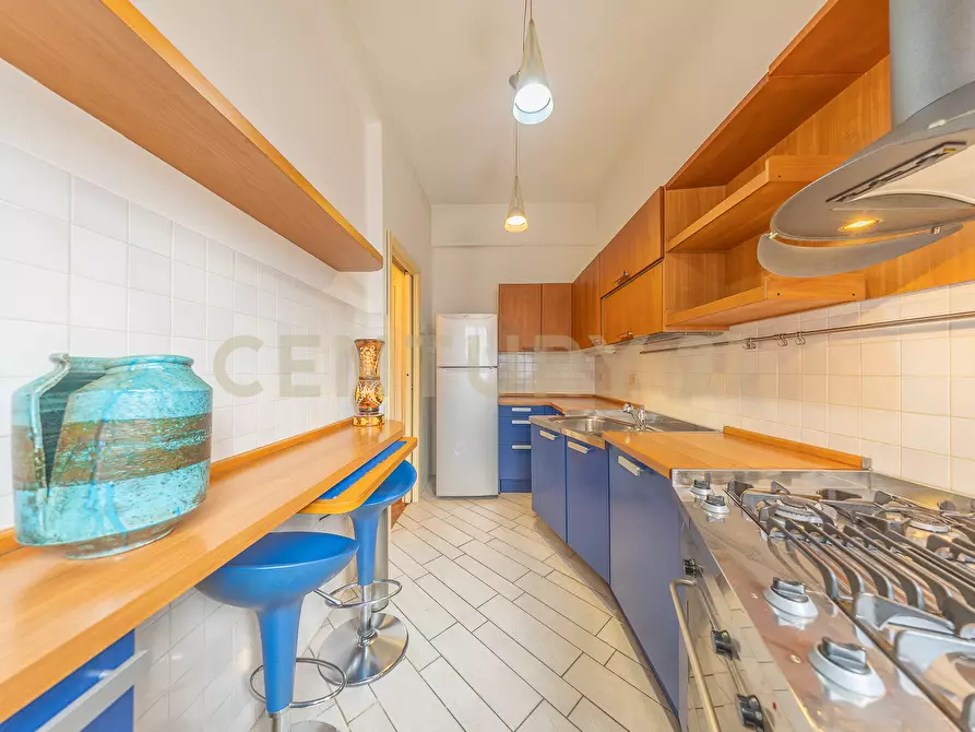 Immagine 10 di Trilocale in vendita  in Via Bevagna 56 a Roma