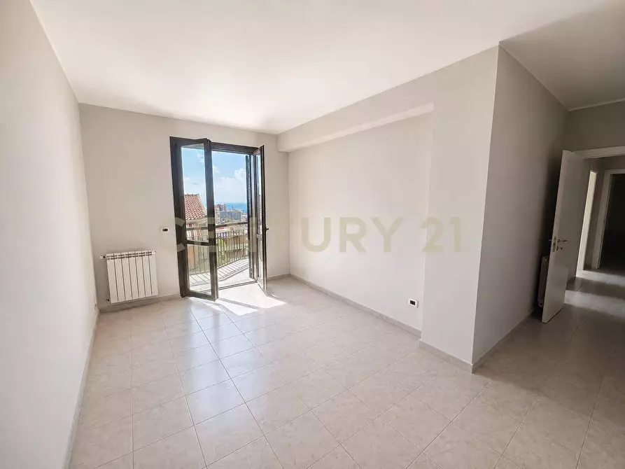 Immagine 8 di Trilocale in vendita  in Via Turi D'Agostino 145 a Aci Catena