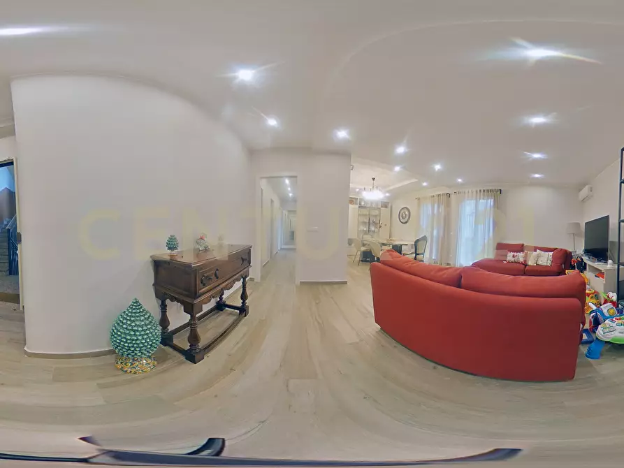 Immagine 49 di Quadrilocale in vendita  in Via Ludovico Ariosto 27 a Acireale