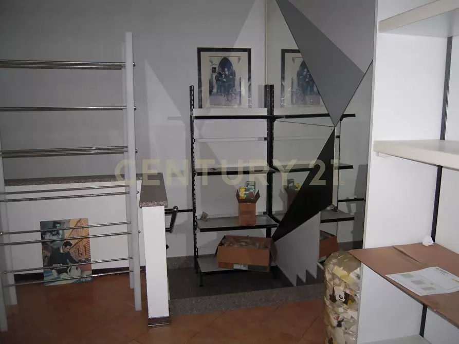 Immagine 4 di Locale commerciale in vendita  in Via Umberto I 53 a Bovolone