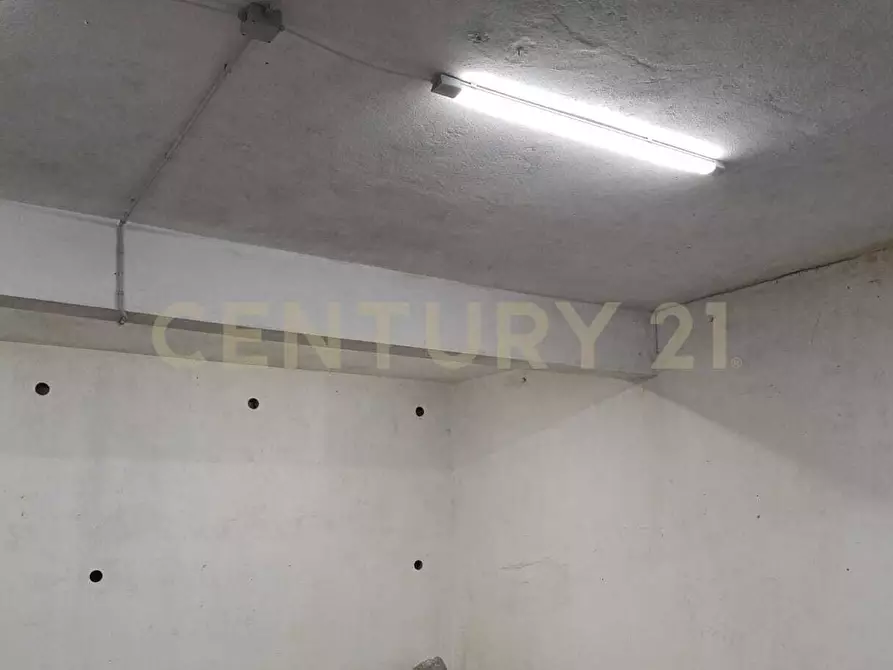 Immagine 10 di Magazzino in affitto  in Via Lucania 10 a Verona