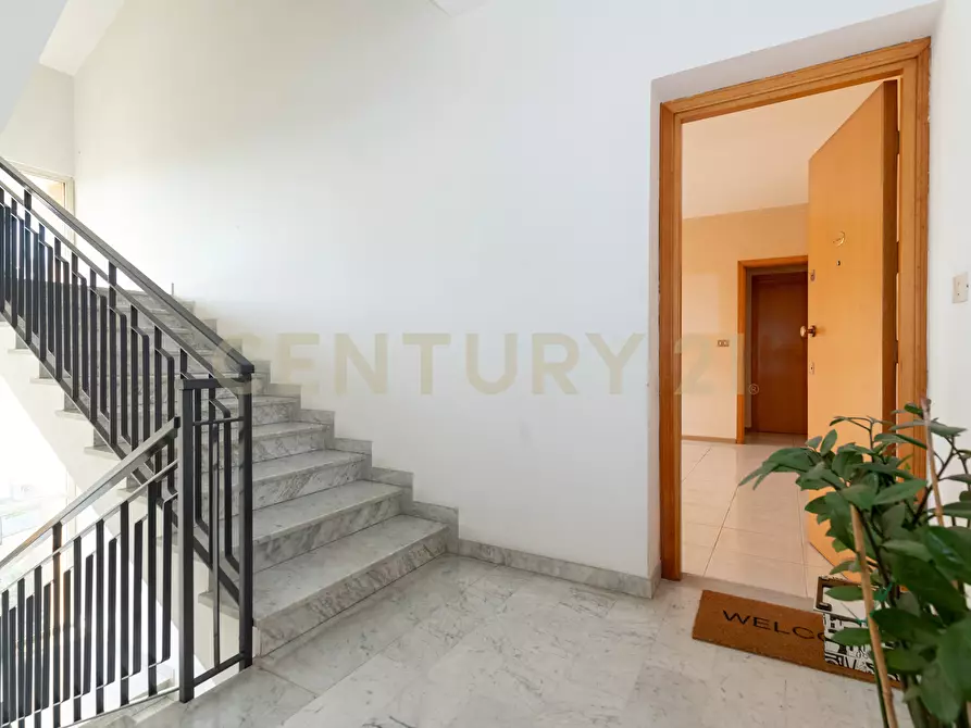 Immagine 30 di Appartamento in vendita  in Via Giovanni Guglielmino 74 a Tremestieri Etneo