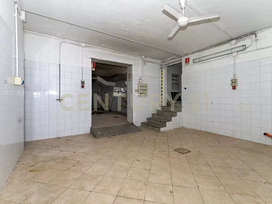 Immagine 48 di Locale commerciale in affitto  in Via Catira 2 a San Gregorio Di Catania