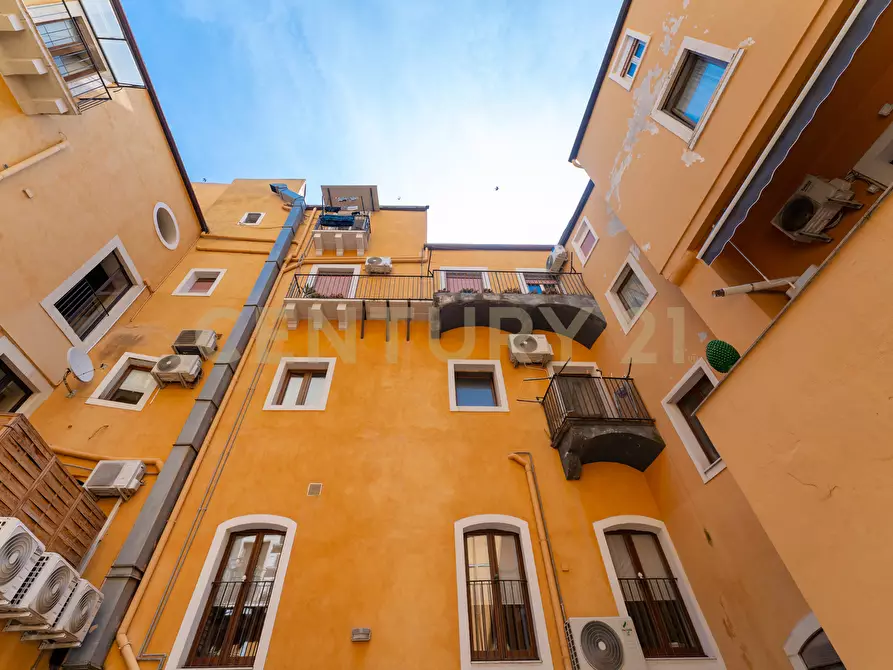 Immagine 32 di Pentalocale in vendita  in Via Antonino di Sangiuliano 185 a Catania