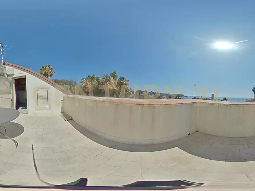 Immagine 64 di Villa in vendita  in Via Livorno 97 a Aci Castello