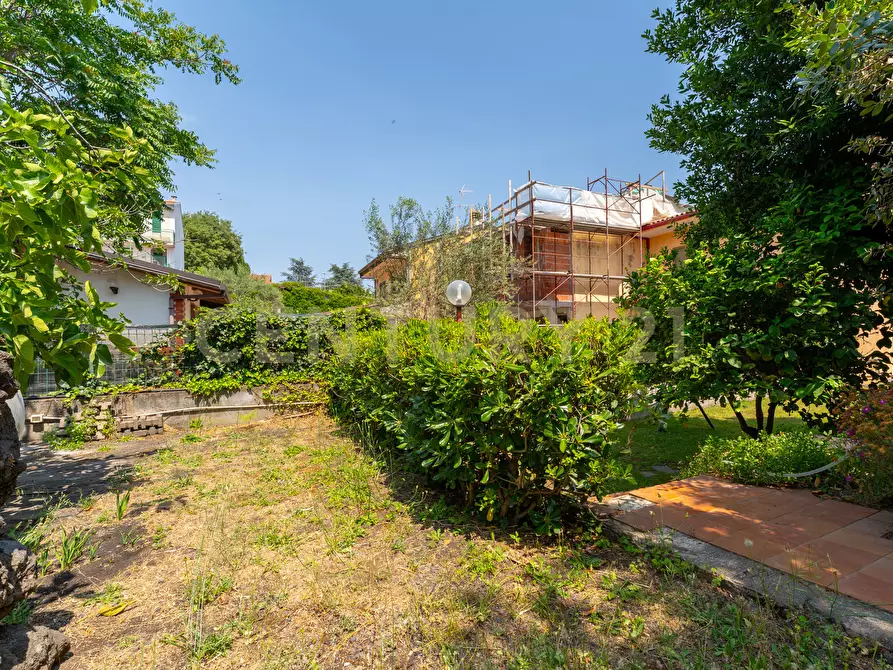 Immagine 48 di Villa in vendita  in Via Libertà 1 a Mascalucia