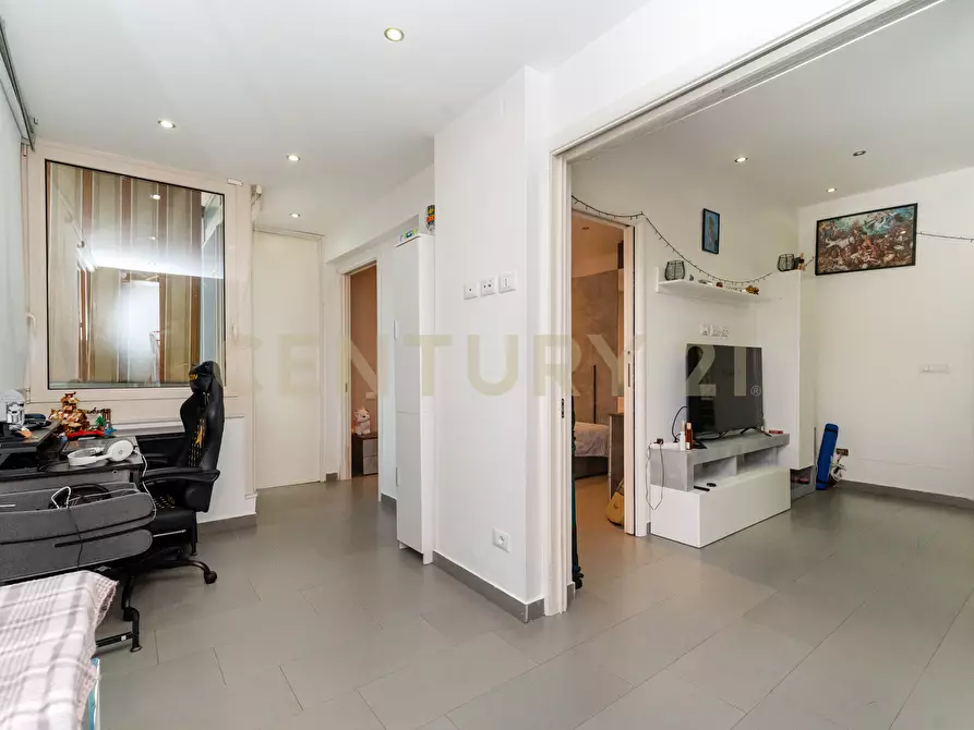 Immagine 13 di Bilocale in vendita  in Via Livorno 101 a Aci Castello