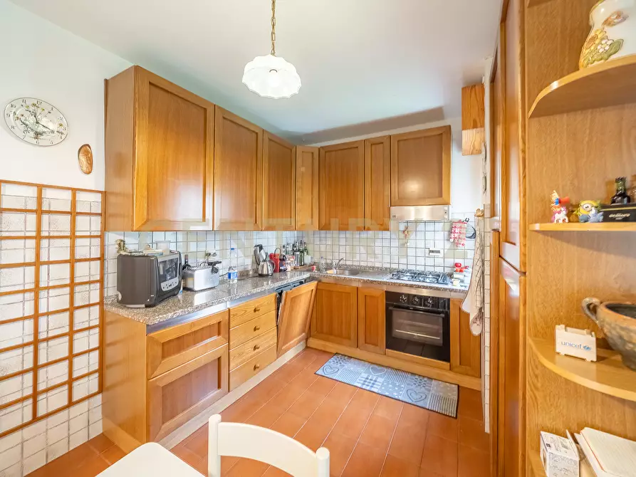 Immagine 8 di Quadrilocale in vendita  in Via Vittorio Valletta 8 a Roma