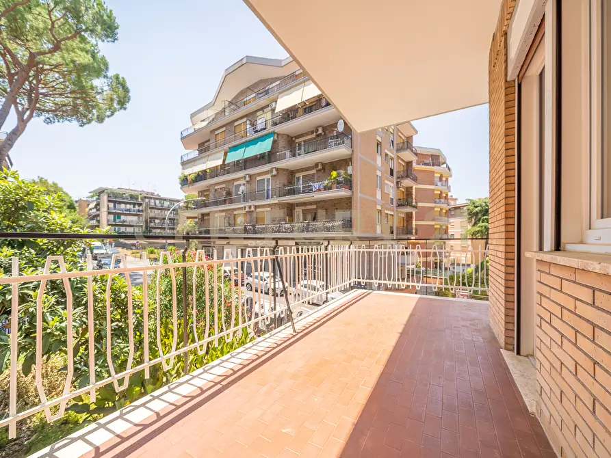 Immagine 77 di Trilocale in vendita  in Via Carlo Dossi 80 a Roma