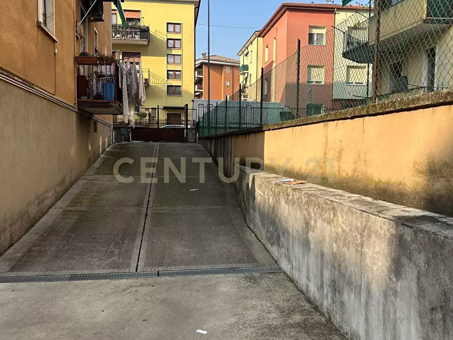 Immagine 42 di Trilocale in vendita  in Via Pier Fortunato Calvi 49 a Verona