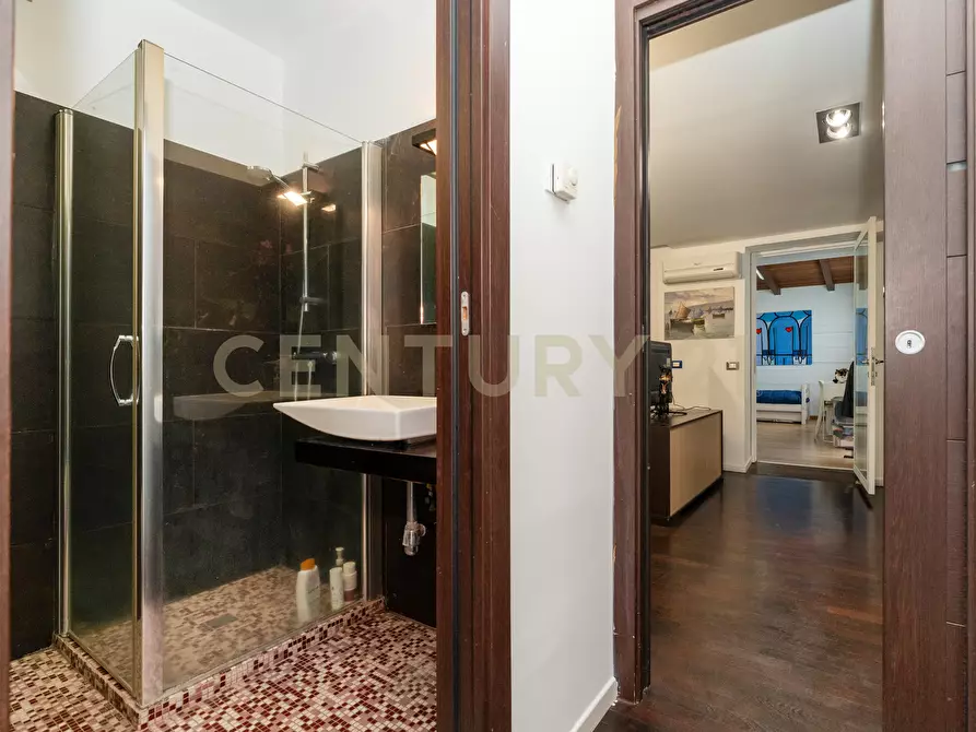 Immagine 42 di Attico in vendita  in Via Maria Gianni 85 a Catania