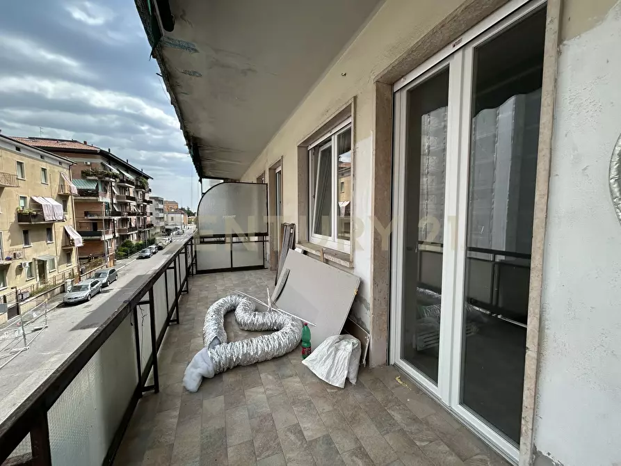 Immagine 18 di Quadrilocale in vendita  in Via Merano 9 a Verona