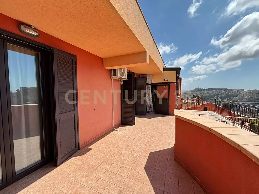 Immagine 81 di Pentalocale in vendita  in Via Giuseppe Basile 2 a Agrigento