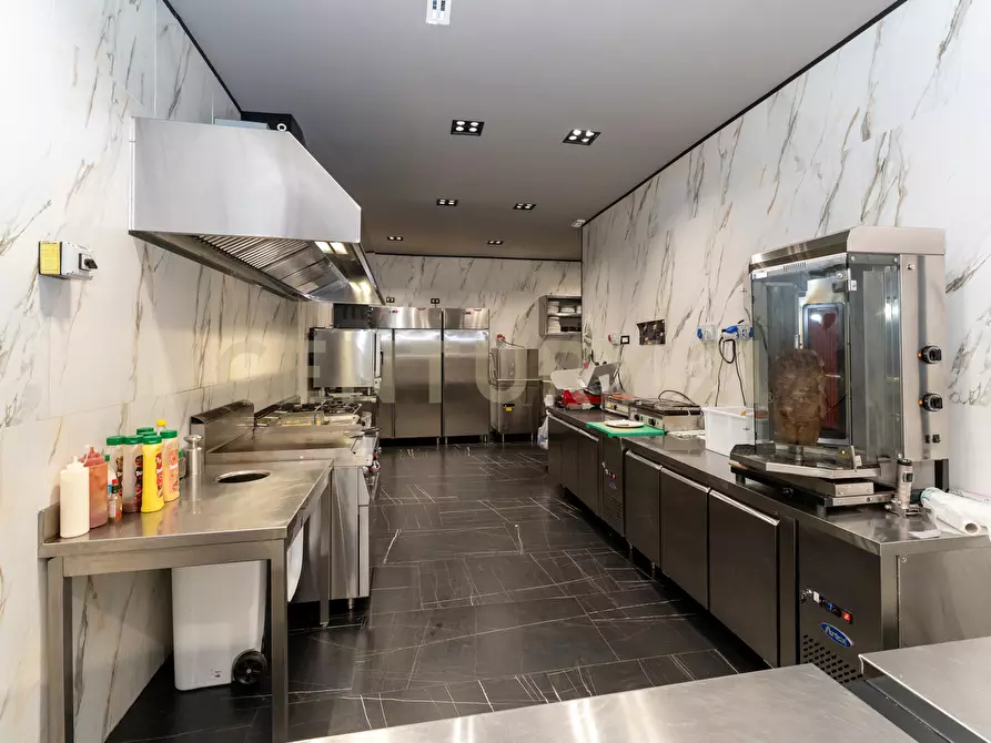 Immagine 23 di Attività commerciale in vendita  in Corso Indipendenza 131 a Catania