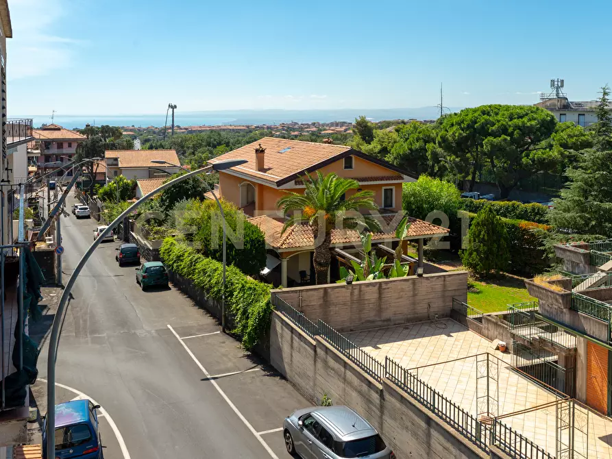 Immagine 29 di Trilocale in vendita  in Via Vittorio Emanuele Orlando 24 a Tremestieri Etneo