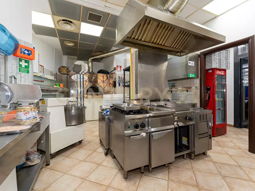 Immagine 17 di Pizzeria / Pub in vendita  in Viale Mario Rapisardi 646 a Catania