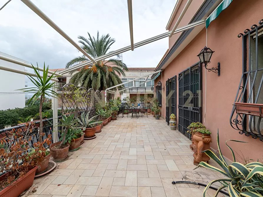 Immagine 30 di Villa in vendita  in Viale Scala Greca a Siracusa