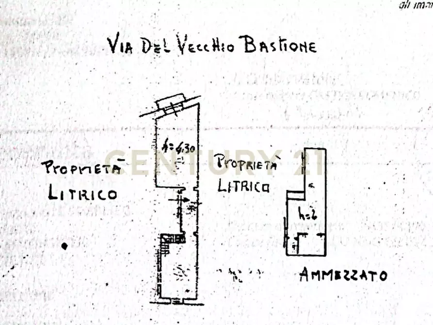Immagine 41 di Trilocale in vendita  in Via del Vecchio Bastione 29 a Catania