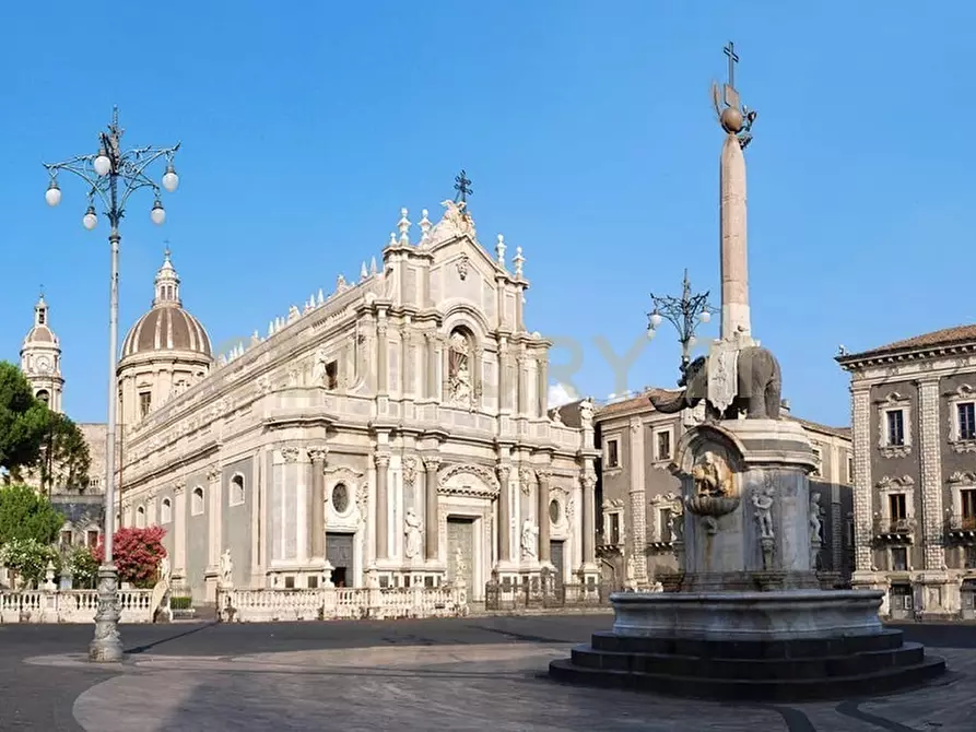 Immagine 1 di Attività commerciale in vendita  in Via Vittorio Emanuele II 218 a Catania