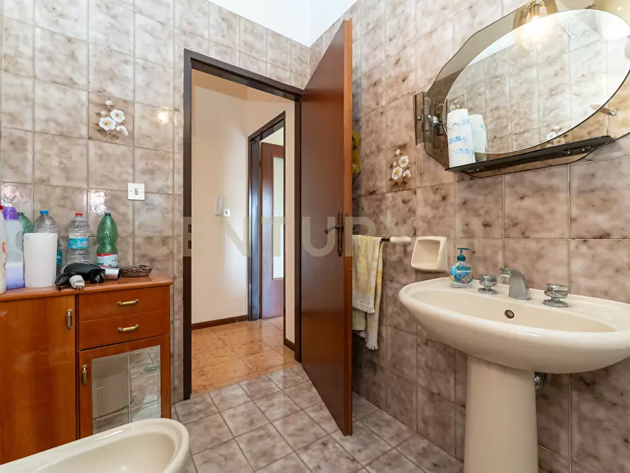 Immagine 59 di Casa bifamiliare in vendita  in Via Benedetto Croce 6 a Pedara