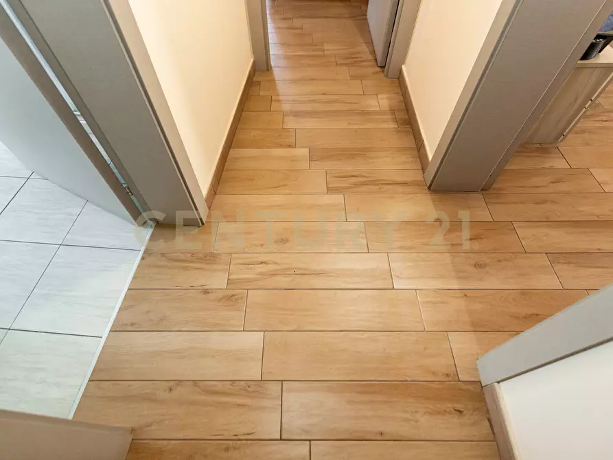 Immagine 19 di Pentalocale in vendita  in Via Recupero 38 a Catania