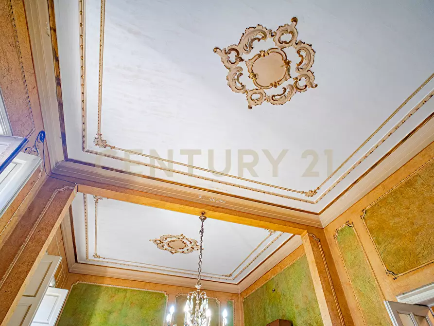 Immagine 22 di Pentalocale in vendita  in Via Francesco Riso 34 a Catania