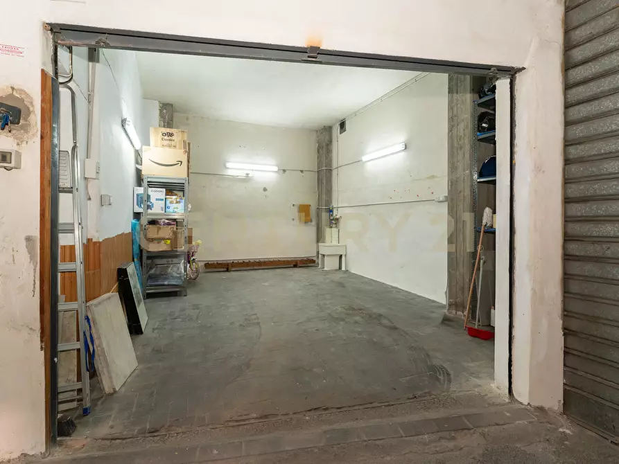 Immagine 47 di Quadrilocale in vendita  in Via Modena 20 a Catania